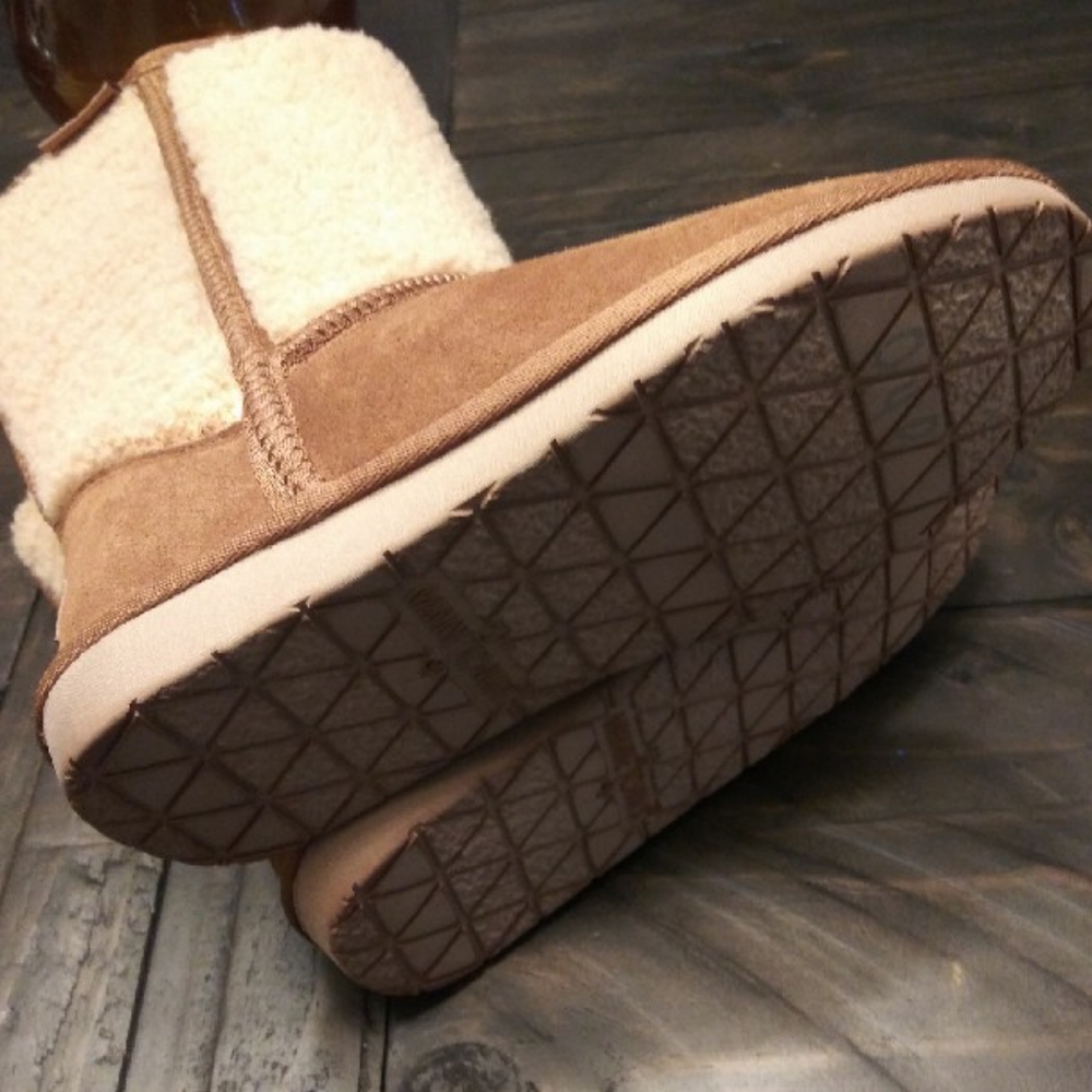 NWOT:MINNETONKA  Boot - Picture 8 of 8